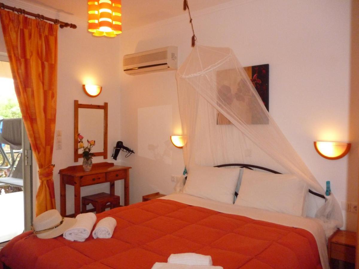 Kostas Apartments & Studios Agios Georgios Pagon Exterior foto