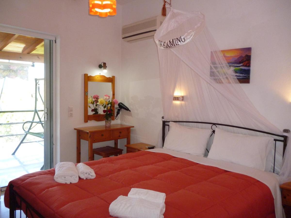Kostas Apartments & Studios Agios Georgios Pagon Exterior foto
